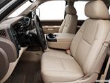  Front seats from Drivers Side photo
